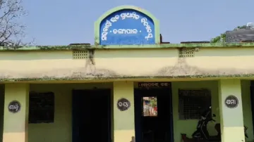 Risking lives of children! Stale rice passed on to students for midday meal in Odisha