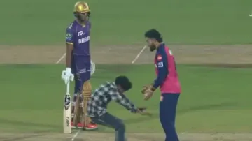 Fan breached security to touch Riyan Parag's feet