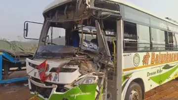 Over 30 passengers injured as bus crashes into lorry on NH-16 in Odisha’s Aska