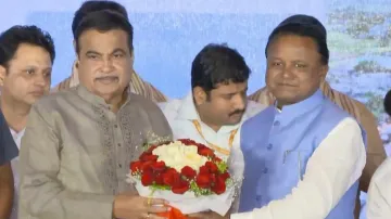 Union Minister Nitin Gadkari greeted by Odisha CM Mohan Majhi