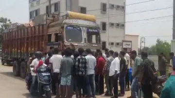 Major tragedy averted as jatra party truck rams into shops in Kendrapara
