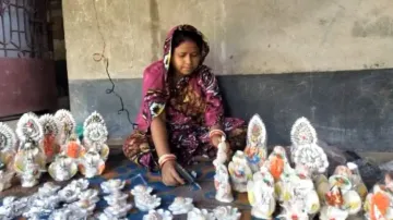 Crafts with seashells