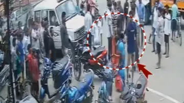 Traffic police personnel attacked by transgender persons in Bhubaneswar