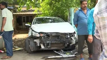 Drunk car driver causes series accidents near Unit 2 petrol pump in Bhubaneswar, 3 injured