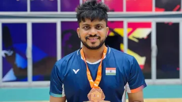 Dillaswar Rao poses with bronze medal
