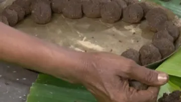 Anasara Niti: ‘Dashamula Modaka’ offered to Lord Jagannath, His Siblings at Puri Srimandir
