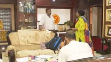Odisha engineer throws bag containing cash and gold to dodge Vigilance, fails miserably