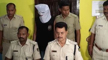 Bolangir police seizes ganja and cough syrup, 12 traffickers escape with large consignment