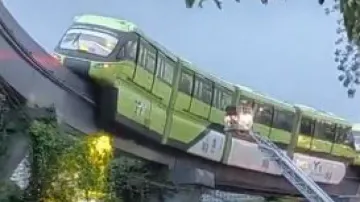 Mumbai Monorail train stuck between two stations due to power failure