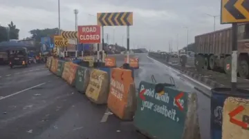 Khandagiri flyover ‘unsafe’, traffic diverted for 12 days; huge jam, commuters suffer