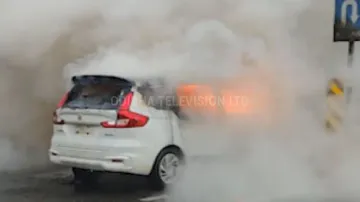 Driver sets ganja-laden car on fire after tyre burst in Odisha’s Sonepur