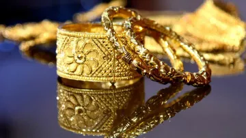 Gold prices surge Rs 723 to hit a record high of Rs 1,10,312/10 g on Fed rate cut bets, weak dollar
