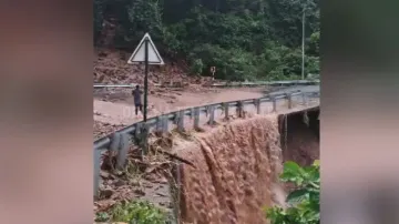 Landslide in Kalinga Ghat snaps Kandhamal–Ganjam road connectivity