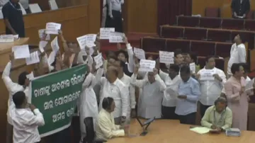 Odisha Assembly: BJD protests ‘fertilizer shortage’, House adjourned in 4 minutes till 4 pm