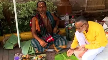 Mahalaya: Thousands gather in Puri to perform Shradha and Pind Daan for ancestors
