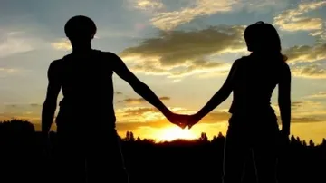Memories bigger threat to romantic relationships than Facebook