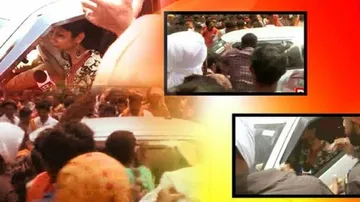 Republic TV's Journalist Attacked By Mob In Sabarimala