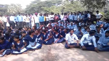 Eve teasing: Irate students demand arrest of accused