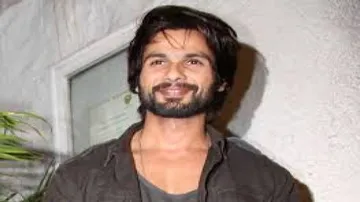 Shahid joins Kangana as Reebok India ambassador