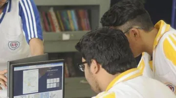 Admit card for SBI Specialist Officer Recruitment 2017: Know how to download!