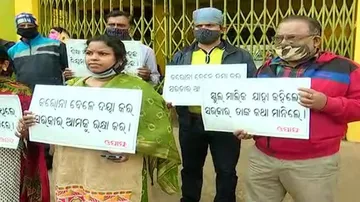 Odisha: Angry Parents Gherao Minister's House Over 'Forced' Collection Of Fees By Pvt Schools