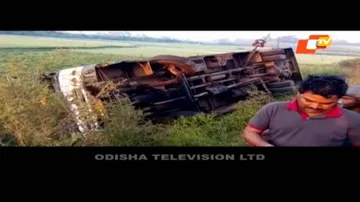 3 killed as OSRTC bus overturns in Vizianagaram