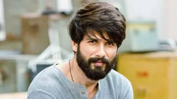 Shahid Kapoor Mesmerizes His Fans With Sun-kissed Clicks