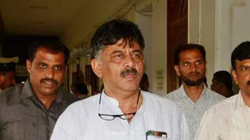Congress leader Shivakumar arrives in Mumbai to meet rebel MLAs
