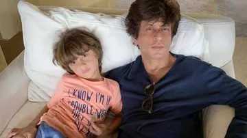 Check Out How Cutely SRK’s Son Abram Asks Paps To Move Aside