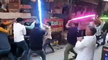 ‘STAR WARS - UP Edition’: Twitterati Go Nuts Over ‘Chaat War’ In Baghpat
