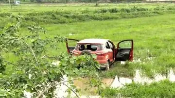 Youth in speeding car causes serial accident in Khurda; locals thrash occupants