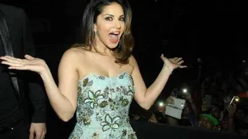 Sunny Leone's 'chance to dance' on Broadway jazz