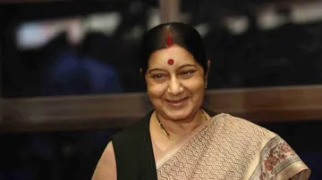 Sushma meets US Secretary of State, raises H1-B issue