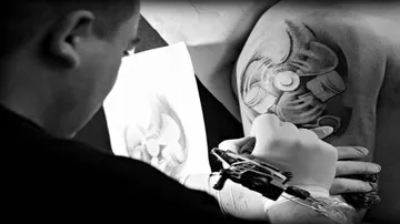 Toxic nanoparticles from tattoo ink can travel inside body