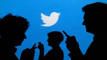Twitter may block account for abusive chats during live broadcasts