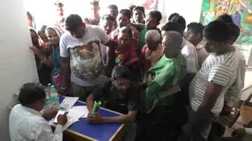 Supply inspector detained by irate locals over PDS irregularities