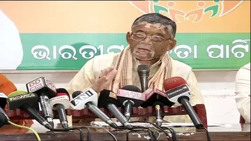 Centre trying to link textile sector with tourism: Gangwar