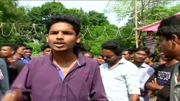 Locals stage demo before Begunia MLA's house