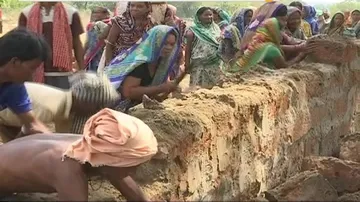 Villagers protest boundary wall construction at Gitanjali Gems Park
