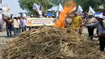 AAP activists demand reopening of Deogaon sugar mill
