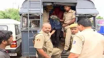 Truck lifting gang busted, nine held
