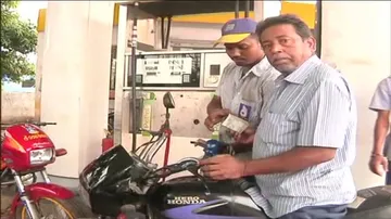 Petrol, diesel prices daily revision evokes mixed response