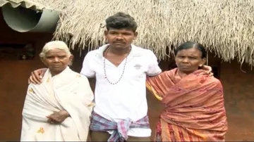 Long-lost son reunites with family after 17 years