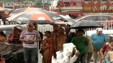 Rain dampens festive mood on  Mahashtami