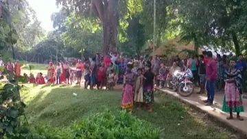 Man’s throat slit, neighbour detained