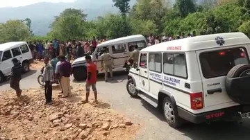 9 dead, 7 injured as truck overturns in Gajapati