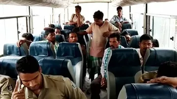 25 held for detaining cops in Sundergarh