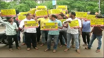 FIR against Dharmendra for comparing 'Chhera Panhara' with Swachh Bharat