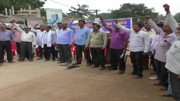 Aul bandh over sub-division status throws life out of gear