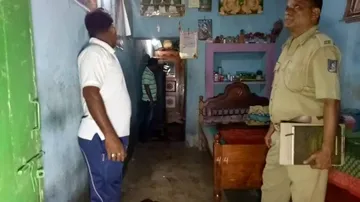 Youth slits the throat of newly-wed, attempts to kill himself